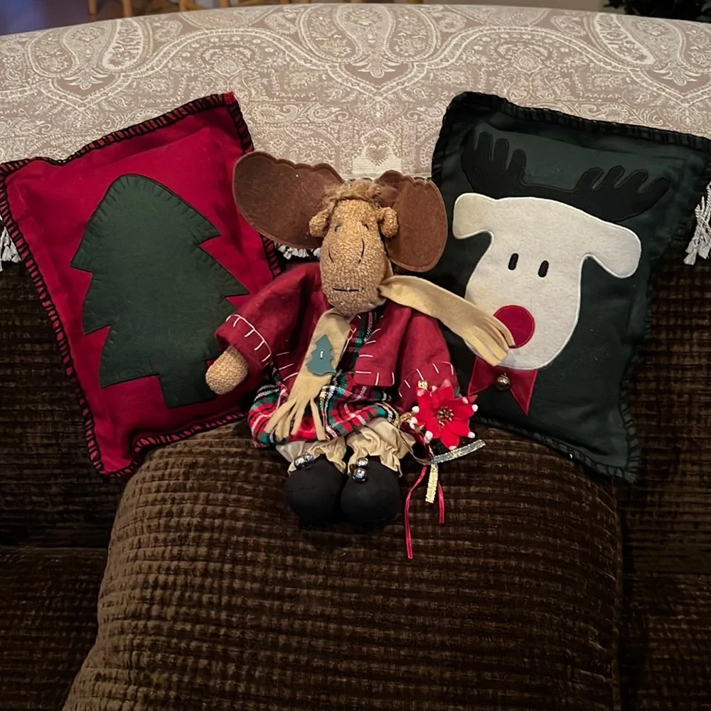 Christmas Felt Pillows and Moose